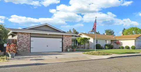 Exterior - 320 Brian Ln, Turlock, CA 95382 photo 4 of 15