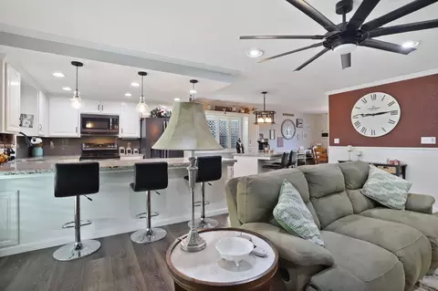 Living - 320 Brian Ln, Turlock, CA 95382 photo 4 of 4