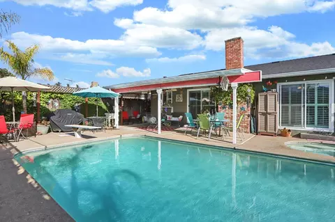 Exterior - 320 Brian Ln, Turlock, CA 95382 photo 11 of 15