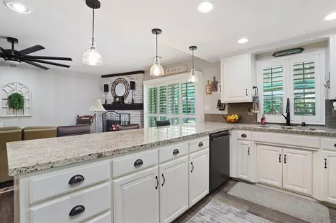 Kitchen - 320 Brian Ln, Turlock, CA 95382 photo 5 of 7