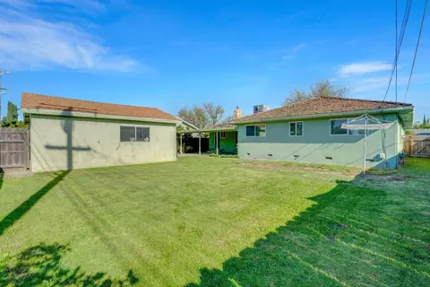 Exterior - 1022 Alameda Dr, Modesto, CA 95351 photo 8 of 11