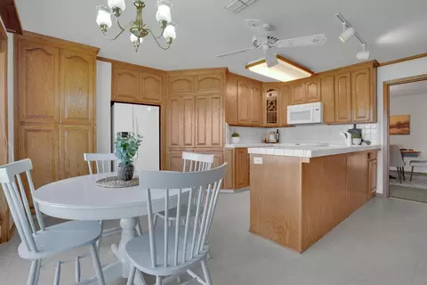 Kitchen - 1022 Alameda Dr, Modesto, CA 95351 photo 2 of 4