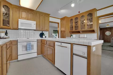 Kitchen - 1022 Alameda Dr, Modesto, CA 95351 photo 4 of 4