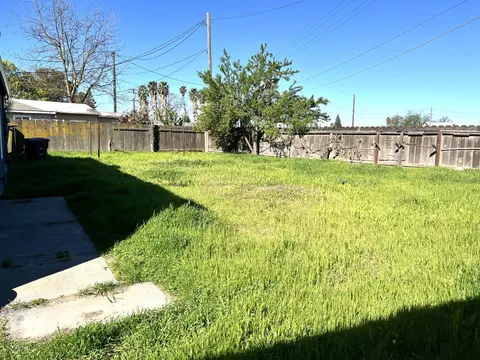 Exterior - 1217 Normandy Dr, Modesto, CA 95351 photo 2 of 2