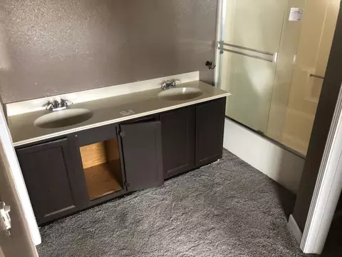 Bath - 2808 Stone Ter, Modesto, CA 95355 photo 2 of 3