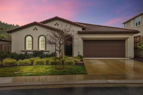 21154 Grapevine Dr, Patterson, CA 95363