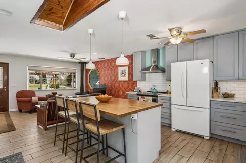 Kitchen - 2350 Gunn Rd, Carmichael, CA 95608 photo 2 of 4