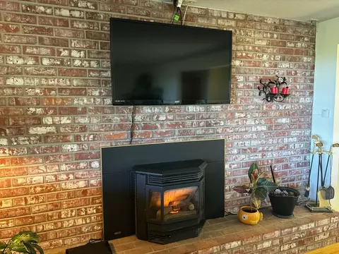 Living - 13743 Bowman Rd, Pine Grove, CA 95665 photo 5 of 12