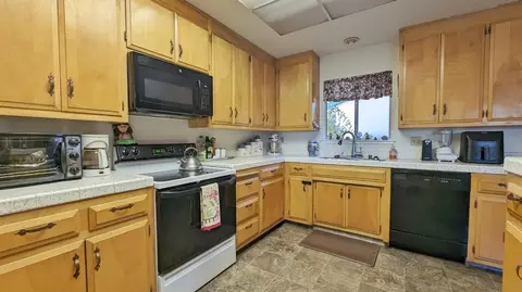 Kitchen - 13743 Bowman Rd, Pine Grove, CA 95665 photo 6 of 8