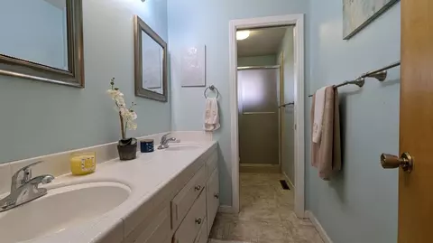 Bath - 13743 Bowman Rd, Pine Grove, CA 95665 photo 3 of 9