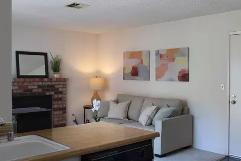 152 Price Ct, Tracy, CA 95376 photo 3
