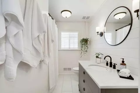 Bath - 1231 Beard, Carmichael, CA 95608 photo 3 of 5