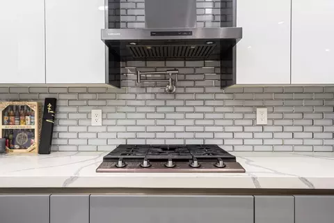 Kitchen - 4405 Layburn Ct, Antelope, CA 95843 photo 3 of 7