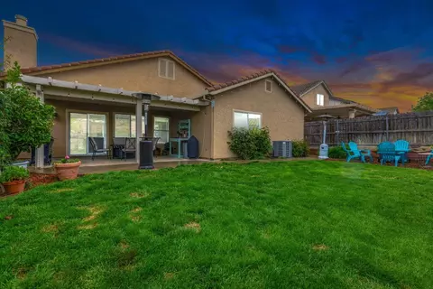 Exterior - 2053 Taft Dr, Rocklin, CA 95765 photo 2 of 9