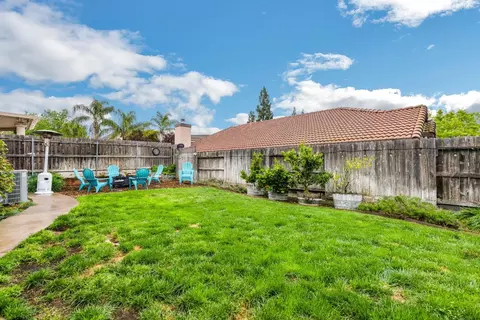 Exterior - 2053 Taft Dr, Rocklin, CA 95765 photo 7 of 9