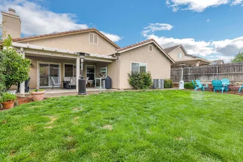 Exterior - 2053 Taft Dr, Rocklin, CA 95765 photo 6 of 9
