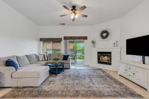 Living - 2053 Taft Dr, Rocklin, CA 95765 photo 1 of 3