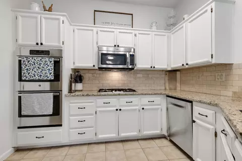 Kitchen - 2053 Taft Dr, Rocklin, CA 95765 photo 2 of 4