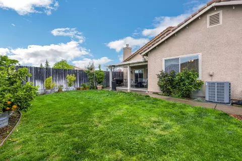 Exterior - 2053 Taft Dr, Rocklin, CA 95765 photo 3 of 9