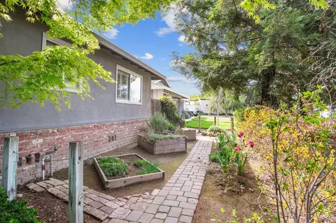 1940 Clemson, Turlock, CA 95380 photo 33