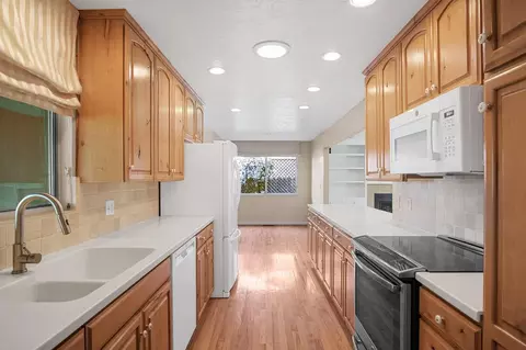 1940 Clemson, Turlock, CA 95380 photo 7