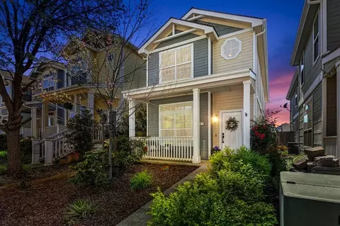 181 Hickory St, Roseville, CA 95678