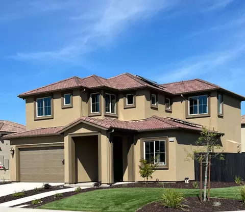 8664 N Verona Way, Hilmar, CA 95324