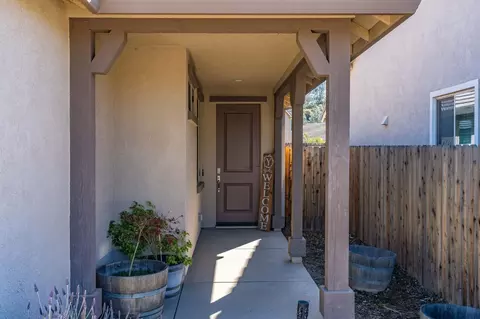 Exterior - 704 Foothill Blvd, Ione, CA 95640 photo 3 of 10