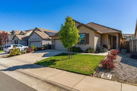 Exterior - 704 Foothill Blvd, Ione, CA 95640 photo 5 of 10
