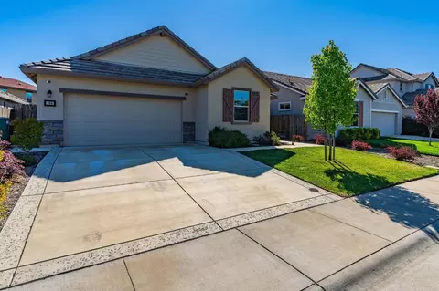 Exterior - 704 Foothill Blvd, Ione, CA 95640 photo 2 of 10