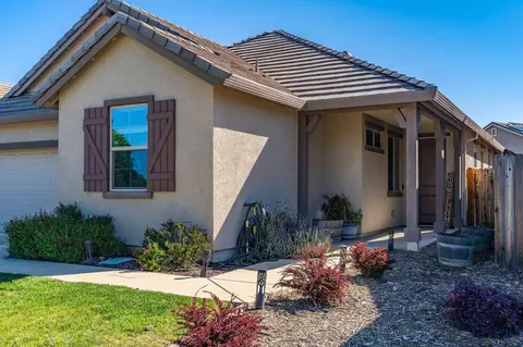 Exterior - 704 Foothill Blvd, Ione, CA 95640 photo 4 of 10