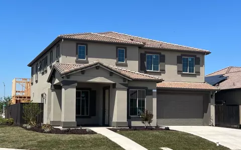 8667 N Bellagio Dr, Hilmar, CA 95324