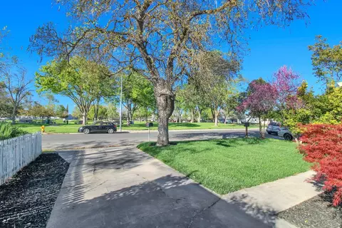 812 Dawn Dr, Modesto, CA 95350 photo 8