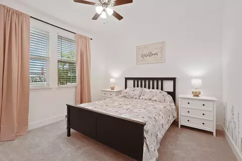 Bedroom - 990 Ayers Ln, Galt, CA 95632 photo 3 of 5