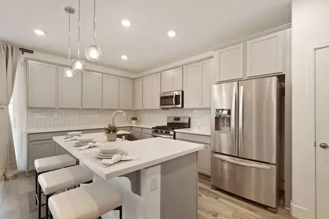 Kitchen - 990 Ayers Ln, Galt, CA 95632 photo 2 of 6