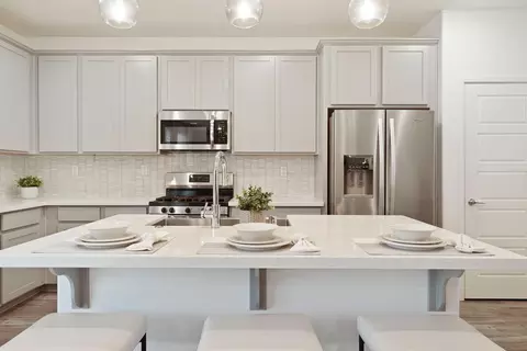 Kitchen - 990 Ayers Ln, Galt, CA 95632 photo 3 of 6