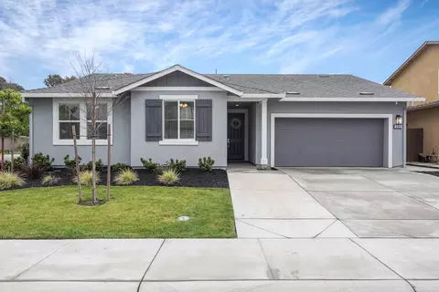 Exterior - 990 Ayers Ln, Galt, CA 95632 photo 1 of 6