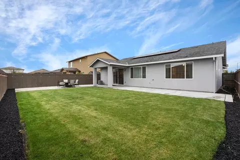 Exterior - 990 Ayers Ln, Galt, CA 95632 photo 3 of 6