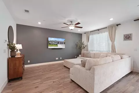Living - 990 Ayers Ln, Galt, CA 95632 photo 2 of 3
