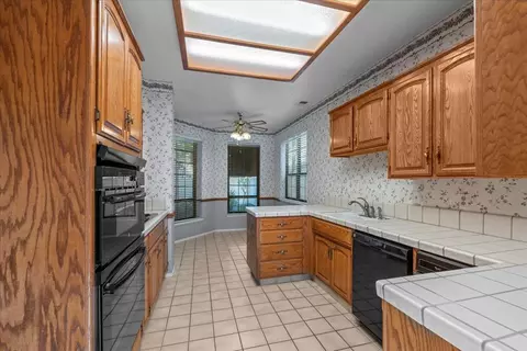 Kitchen - 1132 Rivergate Dr #11, Lodi, CA 95240 photo 3 of 4