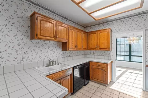 Kitchen - 1132 Rivergate Dr #11, Lodi, CA 95240 photo 2 of 4