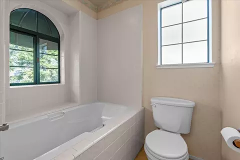 Bath - 1132 Rivergate Dr #11, Lodi, CA 95240 photo 3 of 7