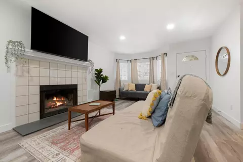 Living - 7306 Lincoln Ave, Carmichael, CA 95608 photo 6 of 7