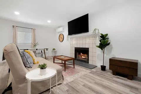 Living - 7306 Lincoln Ave, Carmichael, CA 95608 photo 3 of 7