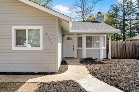 Exterior - 7306 Lincoln Ave, Carmichael, CA 95608 photo 4 of 18