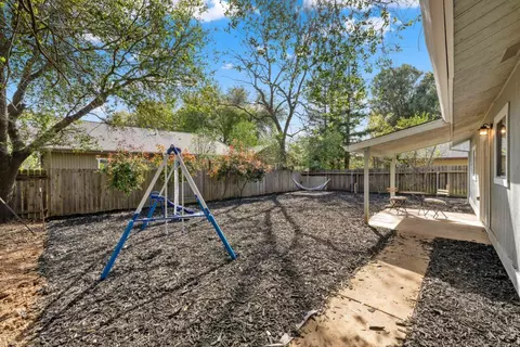 Exterior - 7306 Lincoln Ave, Carmichael, CA 95608 photo 9 of 18