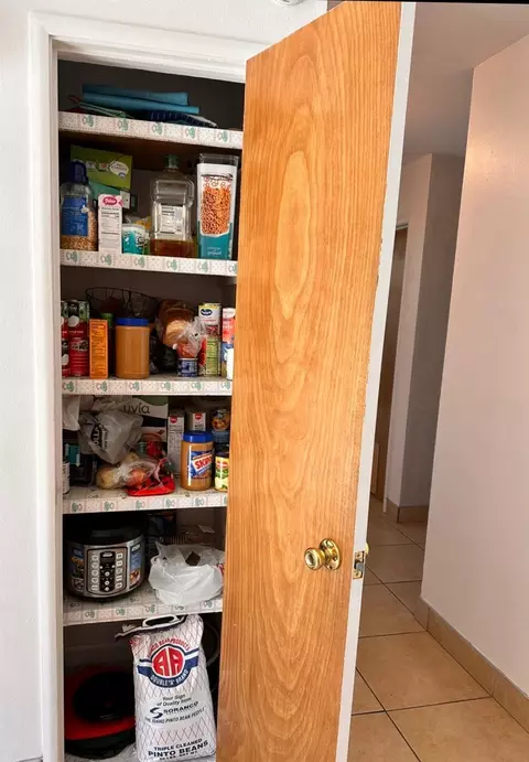 Kitchen - 1334 Armstrong Dr, Manteca, CA 95336 photo 3 of 5