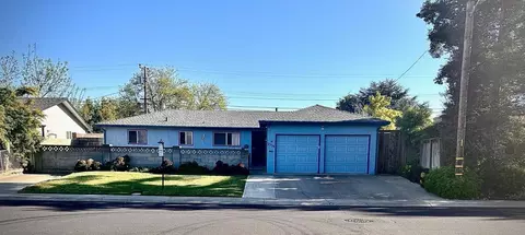 Exterior - 1334 Armstrong Dr, Manteca, CA 95336 photo 15 of 18