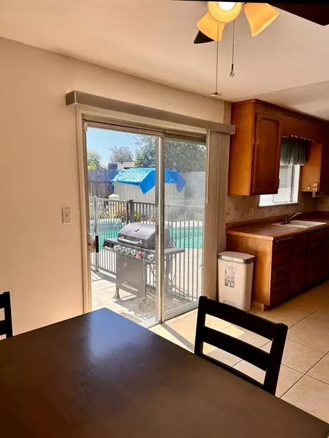 Kitchen - 1334 Armstrong Dr, Manteca, CA 95336 photo 5 of 5