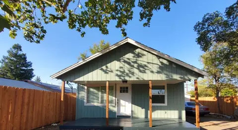 3821 20th Ave, Sacramento, CA 95820